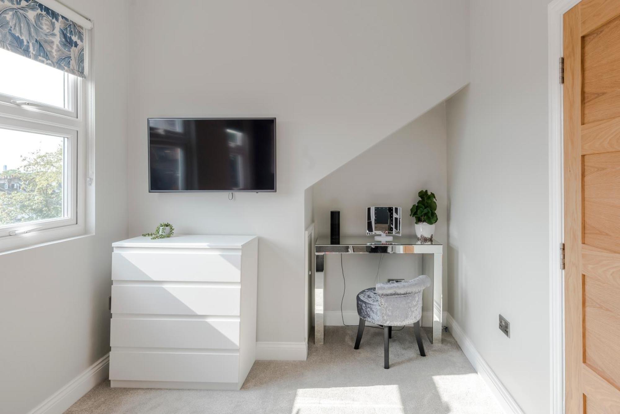 Stunning 3 Bed Duplex Apartment In The Heart Of West Hampstead Лондон Екстер'єр фото